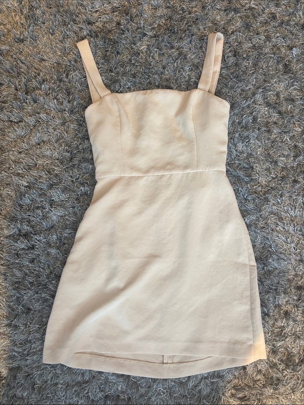 Aritzia | 6 | Aperature Tie-Back Dress
Squareneck Japanese crepe mini dress - Picture 6 of 7